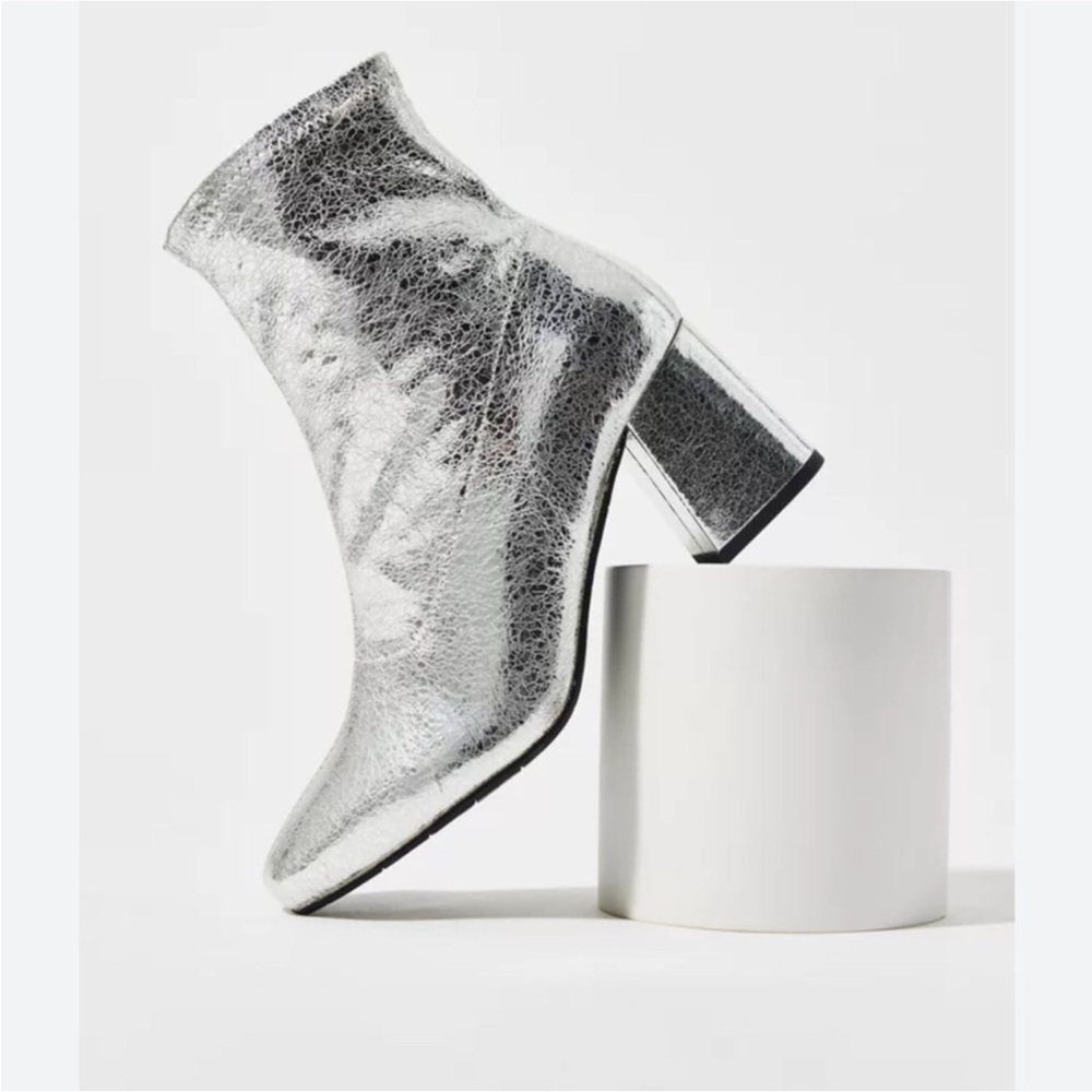 Anthropologie Unforgettable Silver Booties by Seychelles BC Footwear